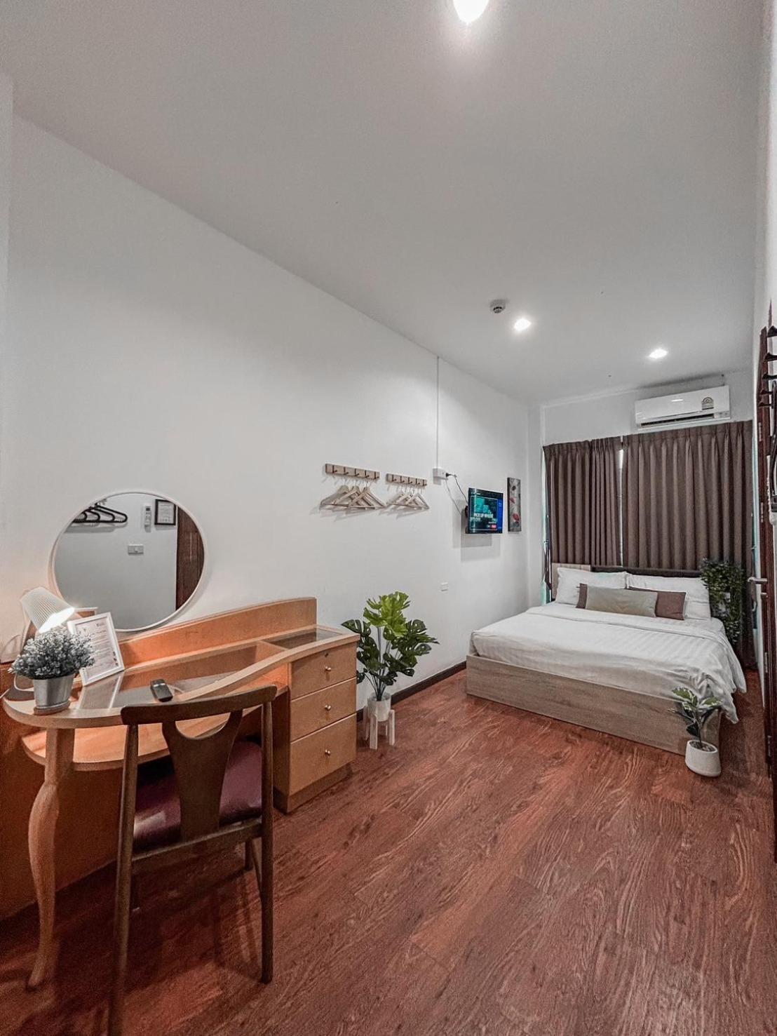 Click Hostel Bangkok Eksteriør bilde
